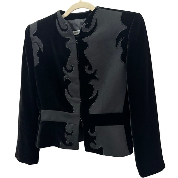 Emporio Armani Women’s Vintage Black Velvet Blazer Size 42 (Italy) Medium (US)